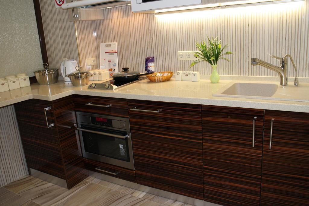 Elite Odessa Apartments Oda fotoğraf